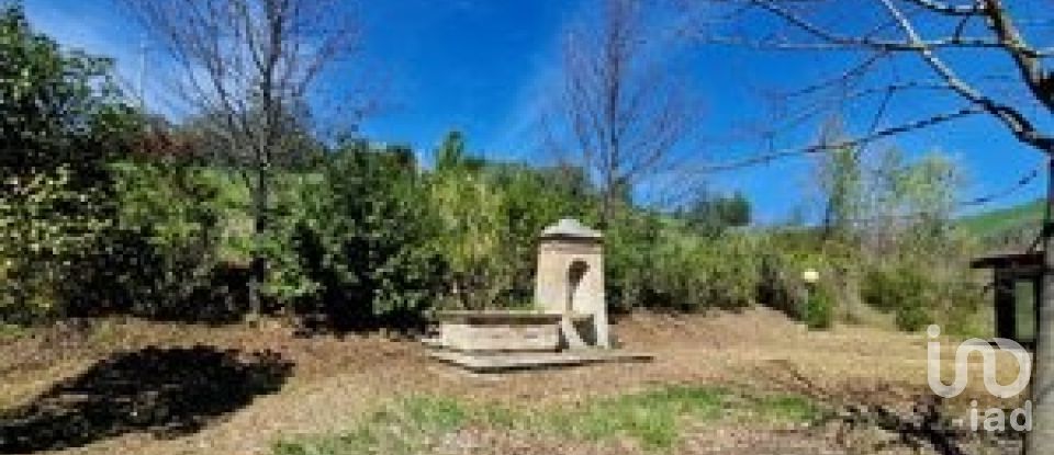 Rustico 15 locali di 703 m² in Montedinove (63069)