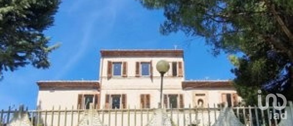 Rustico 15 locali di 703 m² in Montedinove (63069)