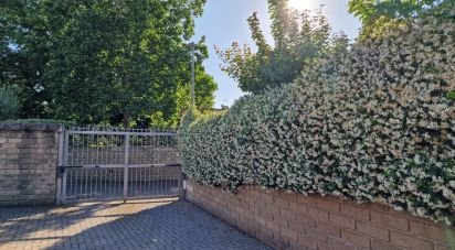 Casale 9 locali di 200 m² in Roma (00128)