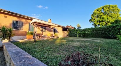 Casale 9 locali di 200 m² in Roma (00128)