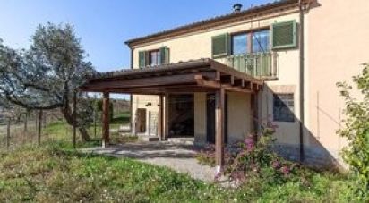 Rustico 10 locali di 220 m² in Cupra Marittima (63061)