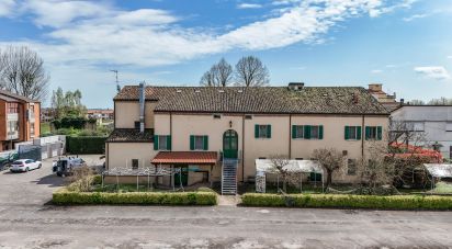 Ristorante di 982 m² in Migliaro (44020)