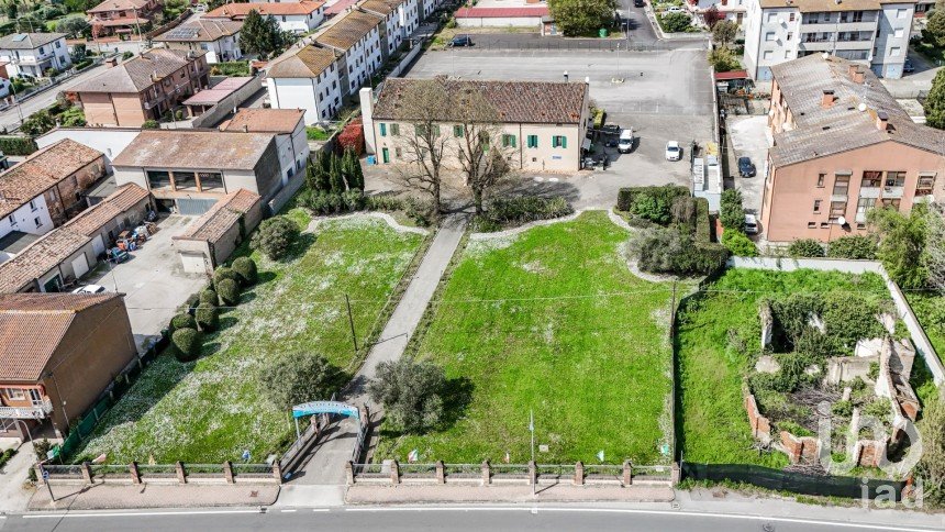 Ristorante di 982 m² in Migliaro (44020)