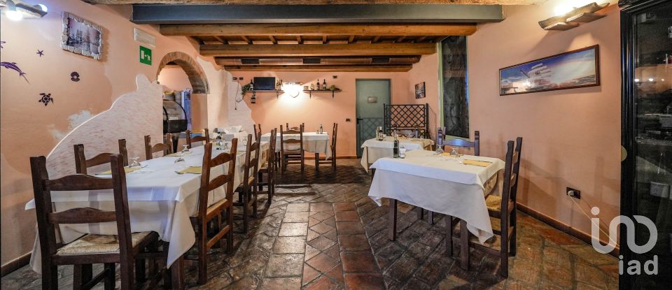 Ristorante di 982 m² in Migliaro (44020)
