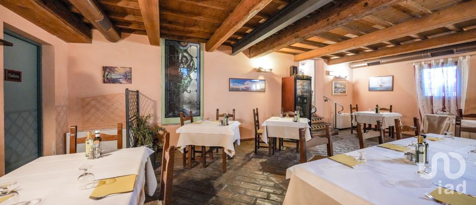 Ristorante di 982 m² in Migliaro (44020)