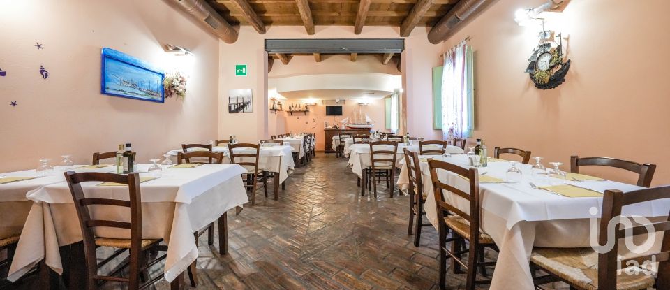 Ristorante di 982 m² in Migliaro (44020)