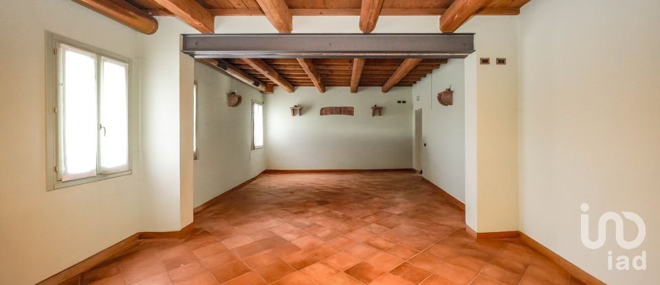 Ristorante di 982 m² in Migliaro (44020)
