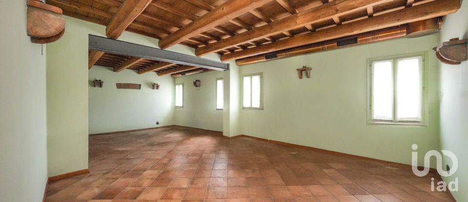Ristorante di 982 m² in Migliaro (44020)