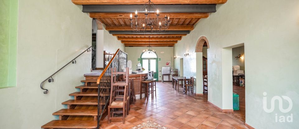 Ristorante di 982 m² in Migliaro (44020)