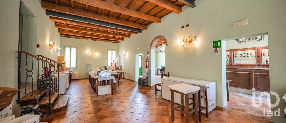 Ristorante di 982 m² in Migliaro (44020)