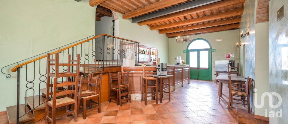 Ristorante di 982 m² in Migliaro (44020)
