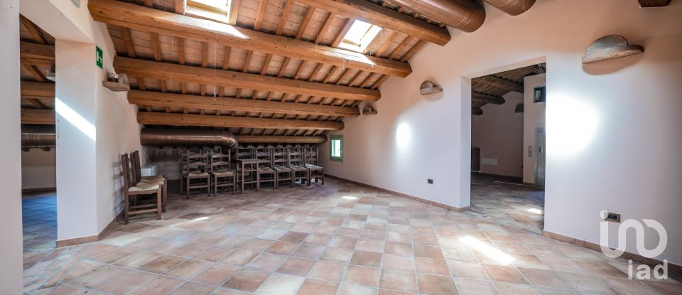Ristorante di 982 m² in Migliaro (44020)