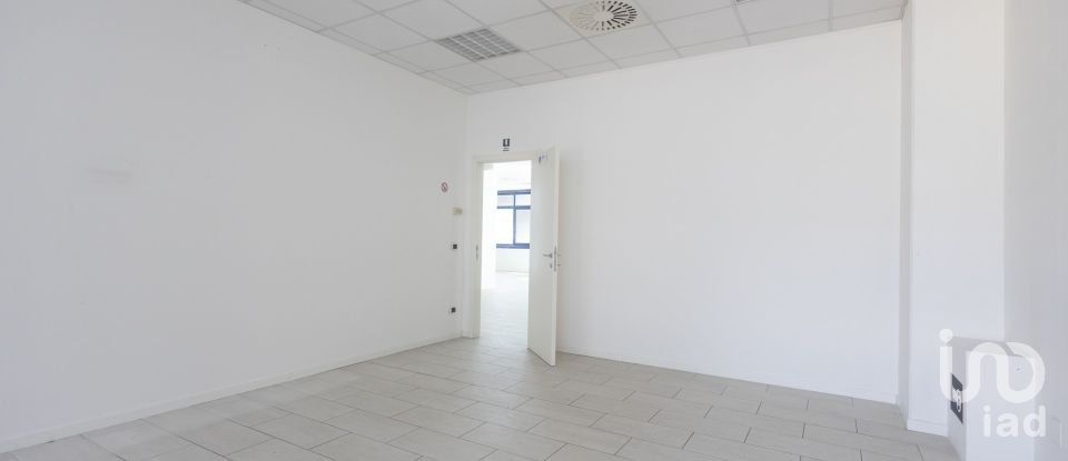 Uffici di 192 m² in Osimo (60027)