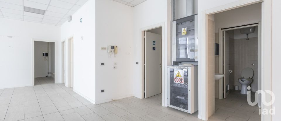 Uffici di 192 m² in Osimo (60027)