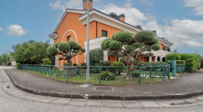House 3 rooms of 203 m² in Padova (35136)