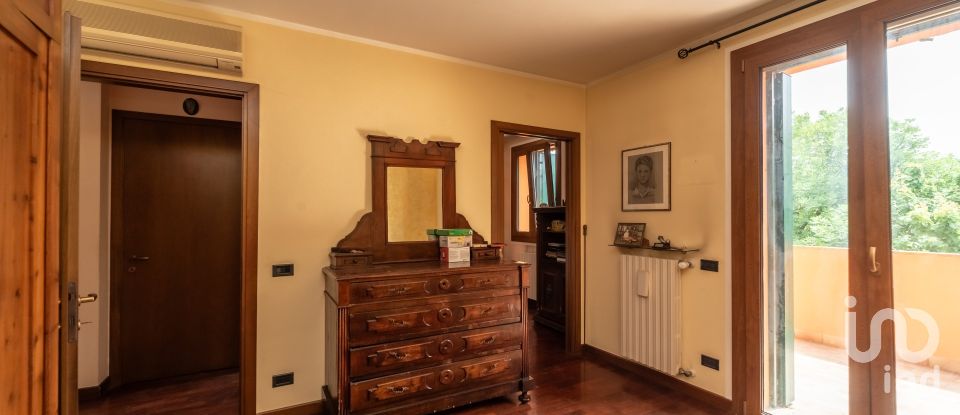 Casa indipendente / Villa 3 locali di 203 m² in Padova (35136)