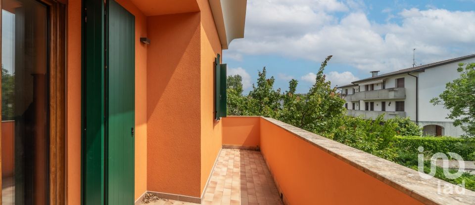 Casa indipendente / Villa 3 locali di 203 m² in Padova (35136)