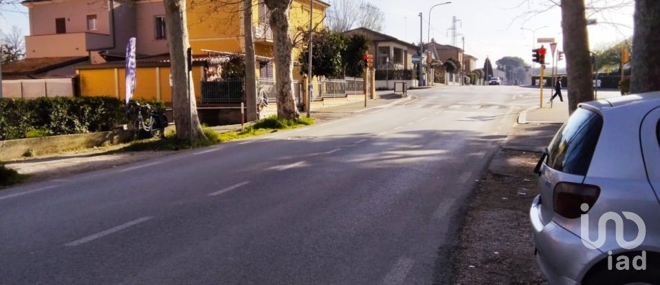 Shop / premises commercial of 60 m² in Fano (61032)