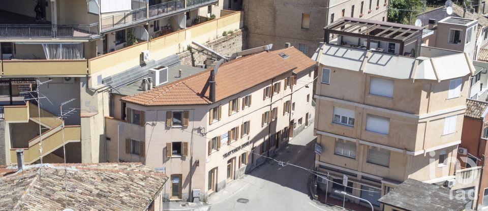 Ristorante di 292 m² in Castelfidardo (60022)