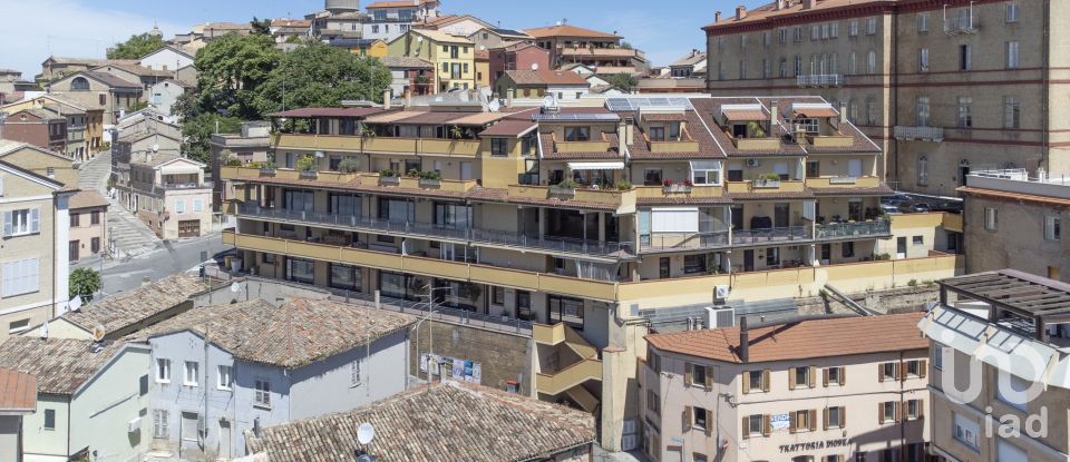 Ristorante di 292 m² in Castelfidardo (60022)