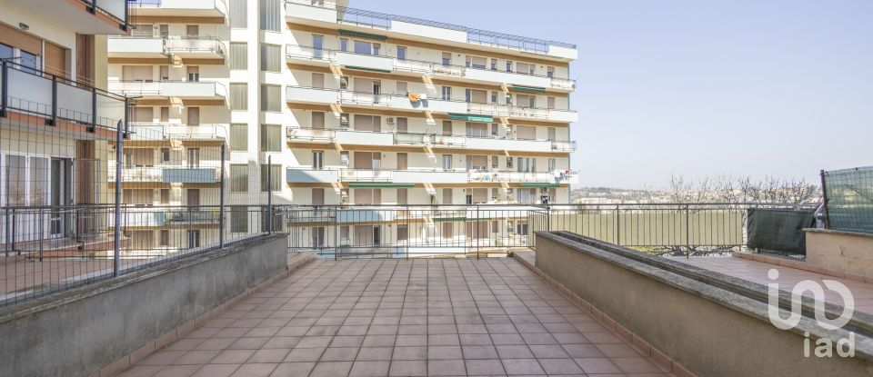 Bilocale di 77 m² a Ancona (60128)
