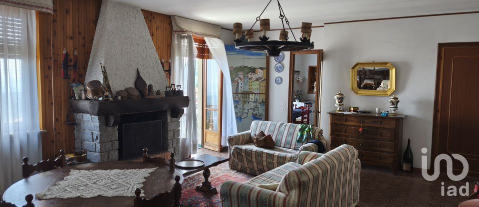 Casa indipendente 15 locali di 600 m² in Pettinengo (13843)