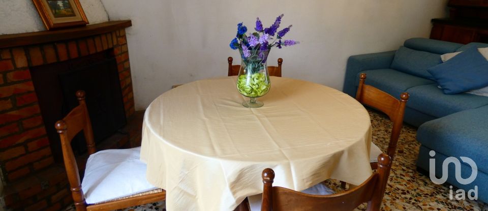 Village house 7 rooms of 103 m² in Carro (19012)