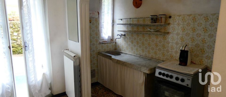 Village house 7 rooms of 103 m² in Carro (19012)