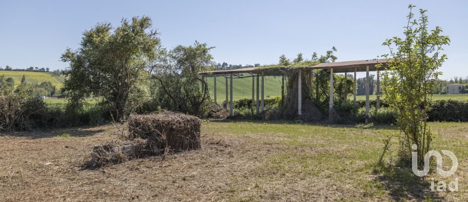 Casa indipendente / Villa 4 locali di 275 m² in Osimo (60027)