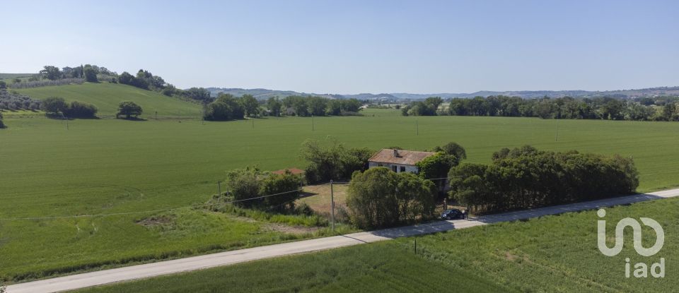 Casa indipendente / Villa 4 locali di 275 m² in Osimo (60027)