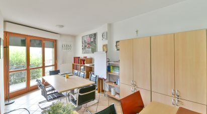 Laboratorio di 71 m² in Mariano Comense (22066)