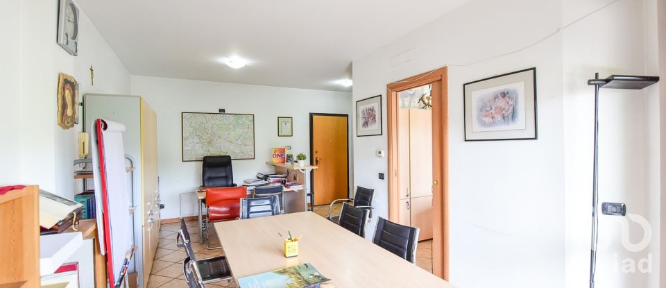 Workshop of 71 m² in Mariano Comense (22066)