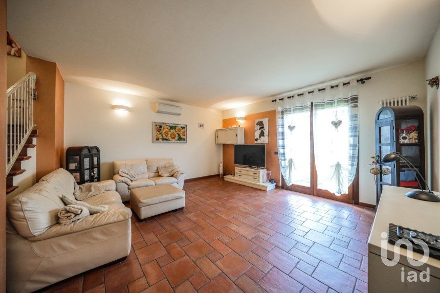 House 7 rooms of 160 m² in Portomaggiore (44015)