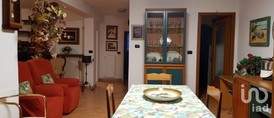 House boat 6 rooms of 161 m² in Loano (17025)