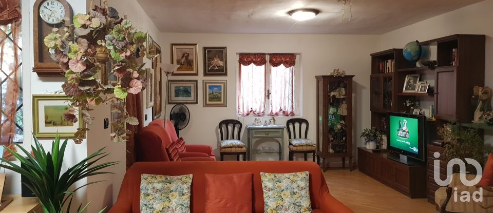 House boat 6 rooms of 161 m² in Loano (17025)