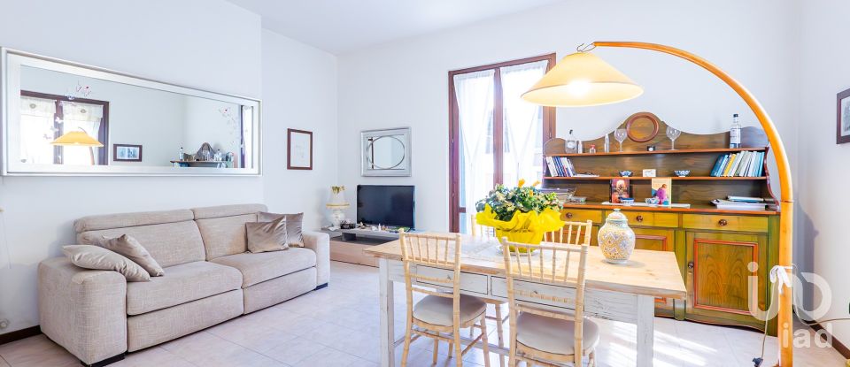 Three-room apartment of 75 m² in Lentate sul Seveso (20823)