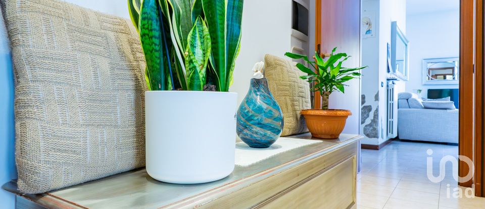 Three-room apartment of 75 m² in Lentate sul Seveso (20823)