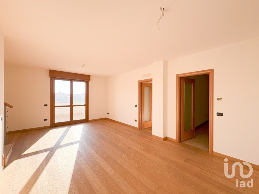 Three-room apartment of 150 m² in Padova (35132)