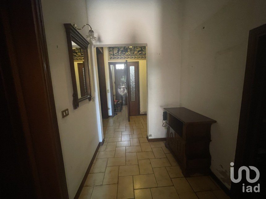 Casa indipendente / Villa 11 locali di 235 m² in Prato (59100)