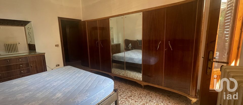 Casa indipendente / Villa 11 locali di 235 m² in Prato (59100)