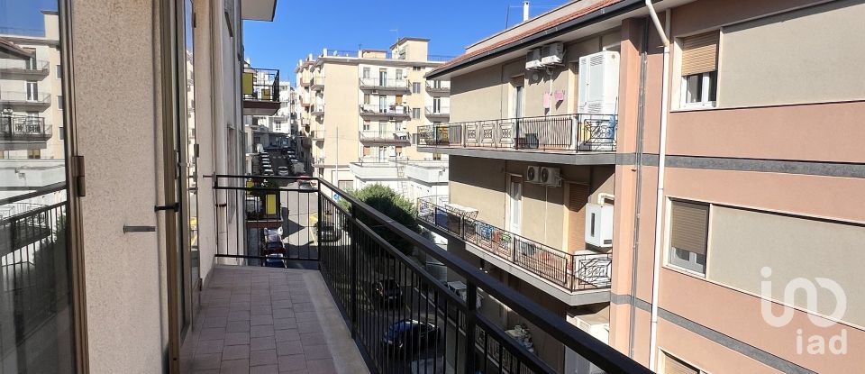 Apartment 6 rooms of 120 m² in Cisternino (72014)