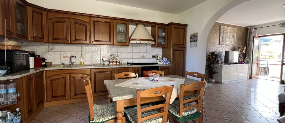 Apartment 6 rooms of 119 m² in - (87030)