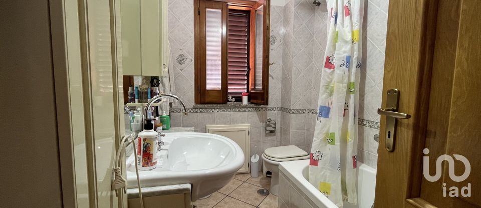 Apartment 6 rooms of 119 m² in - (87030)