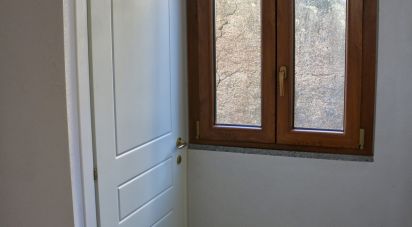 Appartamento 5 locali di 80 m² a Neirone (16040)