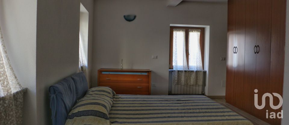 Casa indipendente / Villa 0 locali di 160 m² in Neirone (16040)