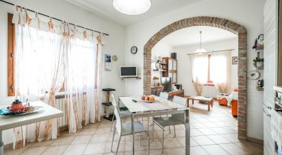 Casa indipendente 5 locali di 215 m² in Berra (44030)