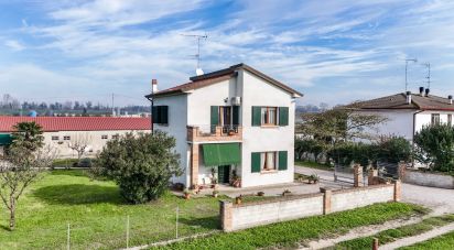 Casa indipendente 5 locali di 215 m² in Berra (44030)