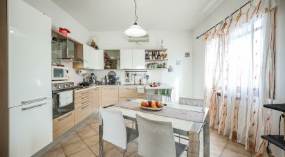 Casa indipendente 5 locali di 215 m² in Berra (44030)