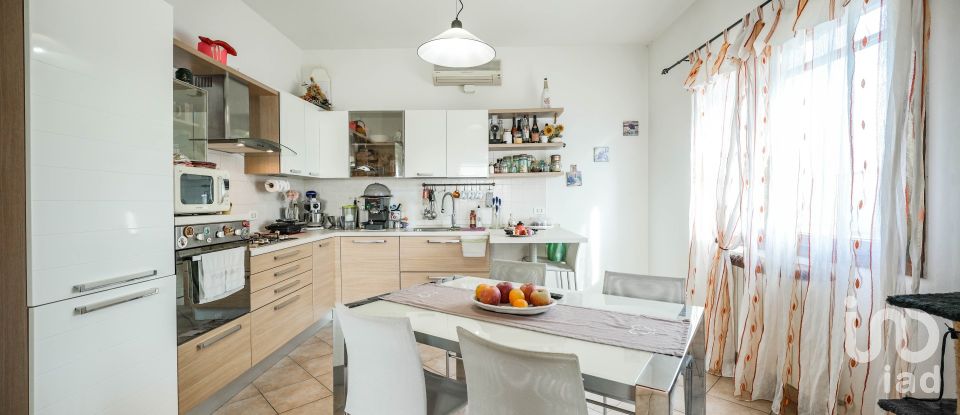 Casa indipendente 5 locali di 215 m² in Berra (44030)