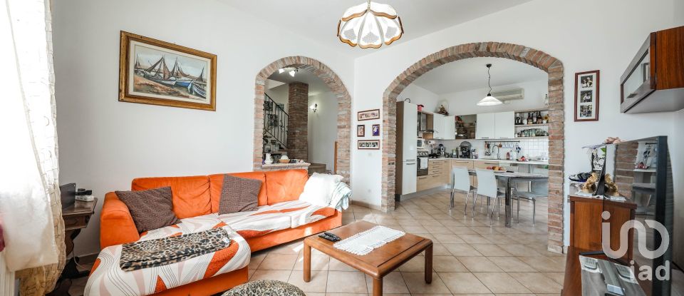 Casa indipendente 5 locali di 215 m² in Berra (44030)